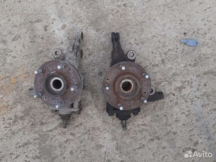 Поворотный кулак передний Киа Сид 1