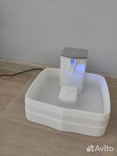 Автопоилка фонтан с подсветкой