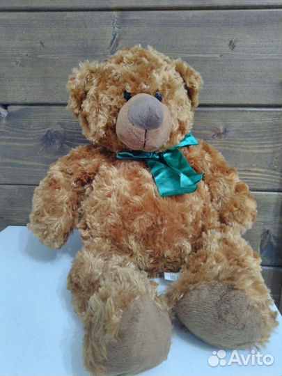 Большой плюшевый мишка