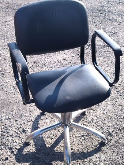 Парикмахерское кресло бу