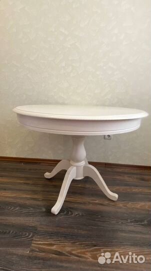 Круглый стол раздвижной из массива