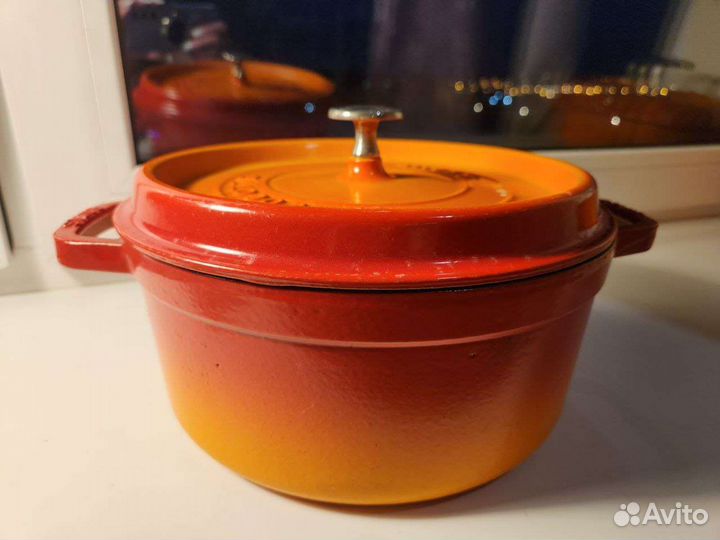 Кастрюля чугунная staub