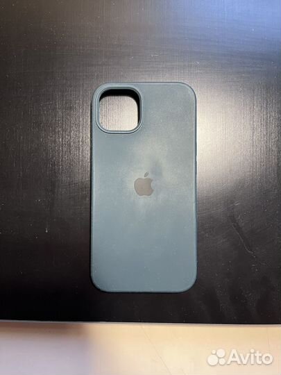 Чехлы на iPhone 13