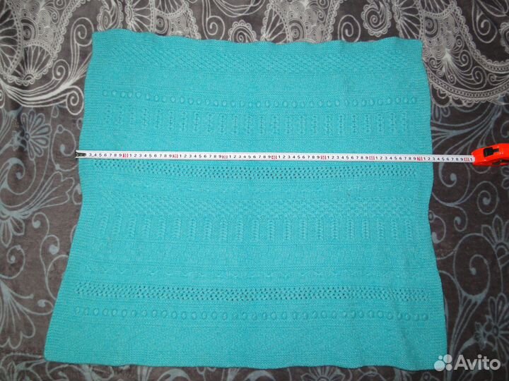 Вязаное шерстяное одеяльце