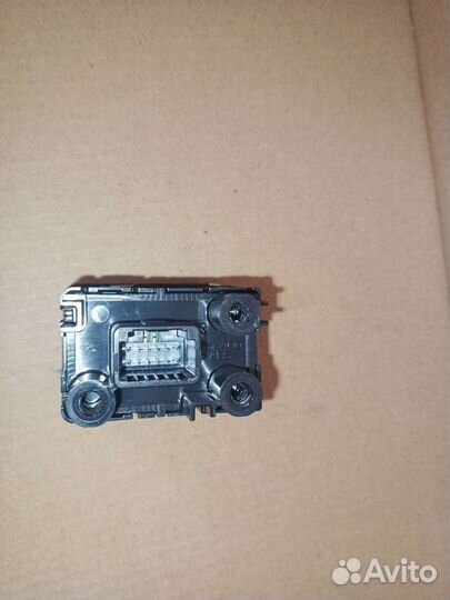 Кнопка ручника Mitsubishi Outlander 3