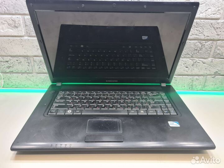 П.689 Ноутбук Samsung 2/2.1GHz/2/160Gb /HD