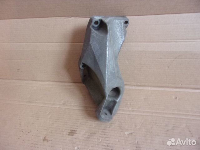 VW Passat B5, Audi A4, левая опора двигателя