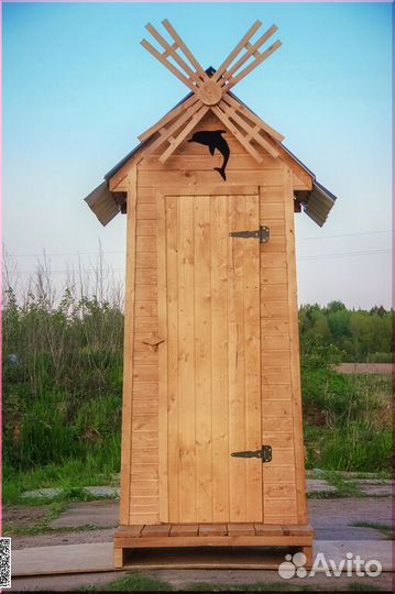 Уличный туалет деревянный KEY675