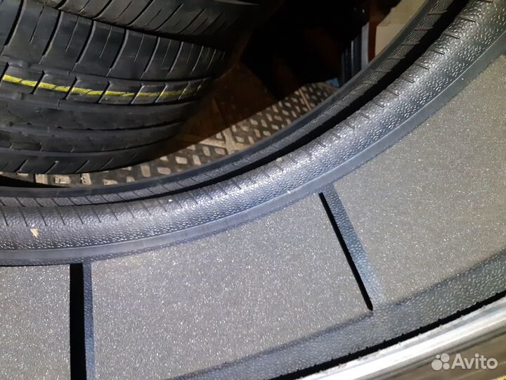 Pirelli P Zero 255/40 R20
