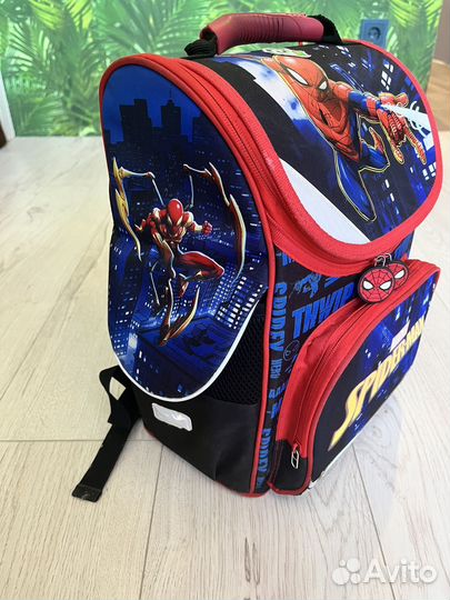 Рюкзак детский школьный человек паук