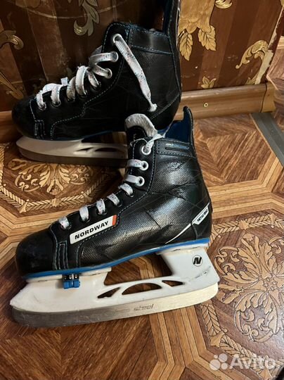 Коньки хоккейные