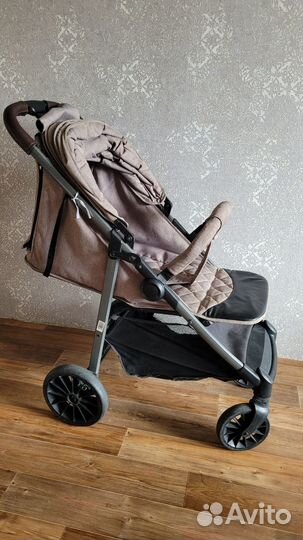 Продам прогулочную коляску