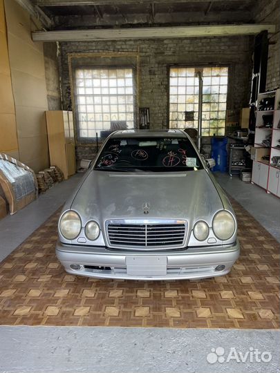 В разборе Mercedes w210 дорест из Японии