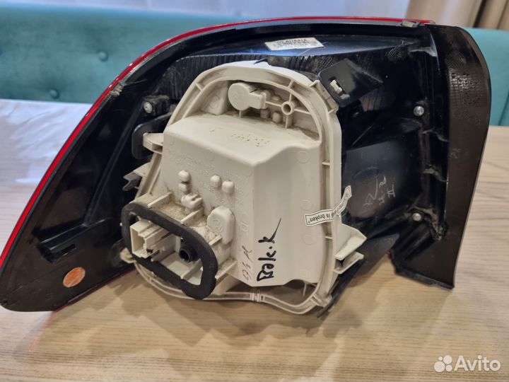 Фонарь задний правый volkswagen polo рестайлинг