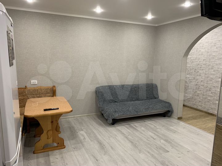 2-к. квартира, 60 м², 1/2 эт.