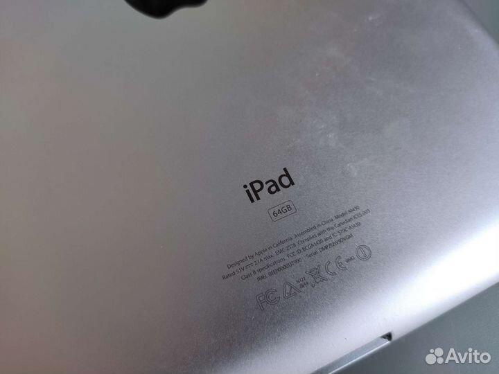 iPad 3 64 гб LTE с зарядкой и чехлом