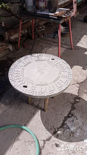 Люк канализационный чугунный звезда, стороны света