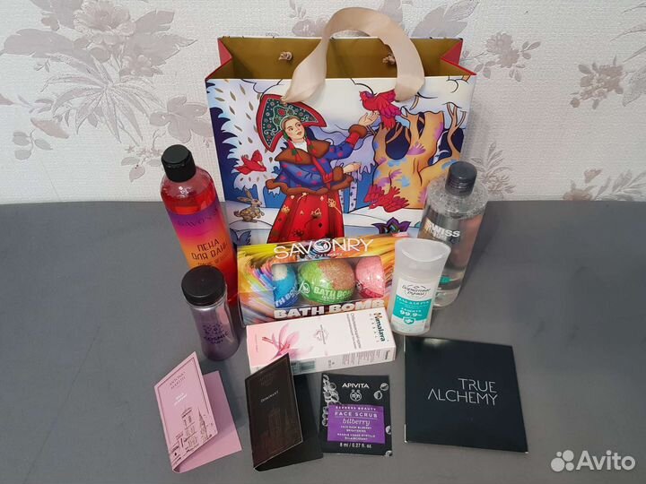 Набор новой косметики пакетом 10 шт