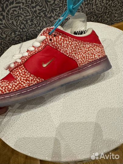 Nike sb dunk low stingwater magic mashroom