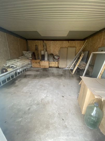 Гараж, > 30 м²