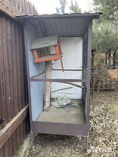 Большая клетка для птиц или другой живности
