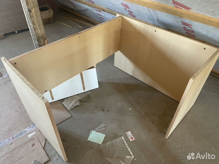 Письменный стол