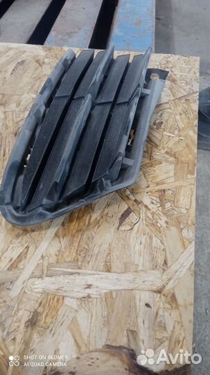 Решетка в бампер левая Toyota RAV 4