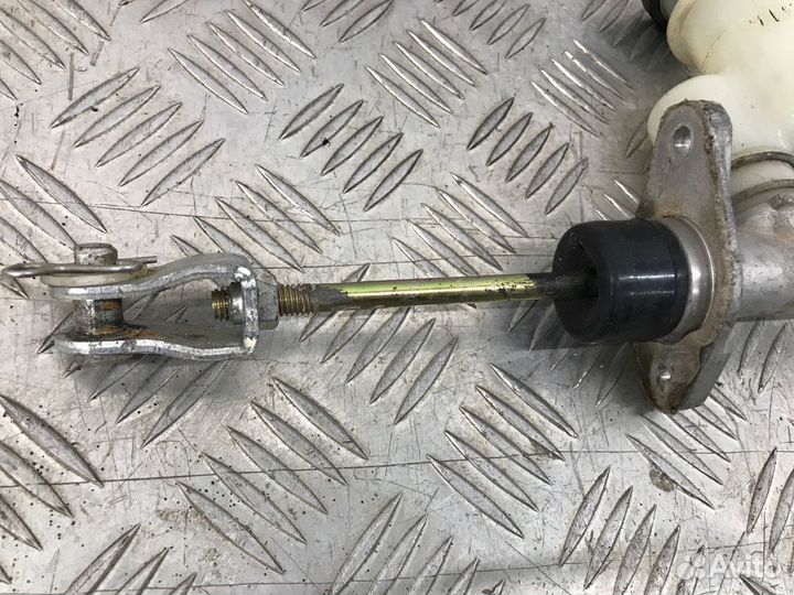 Б/У главный цилиндр сцепления Hyundai Accent LC