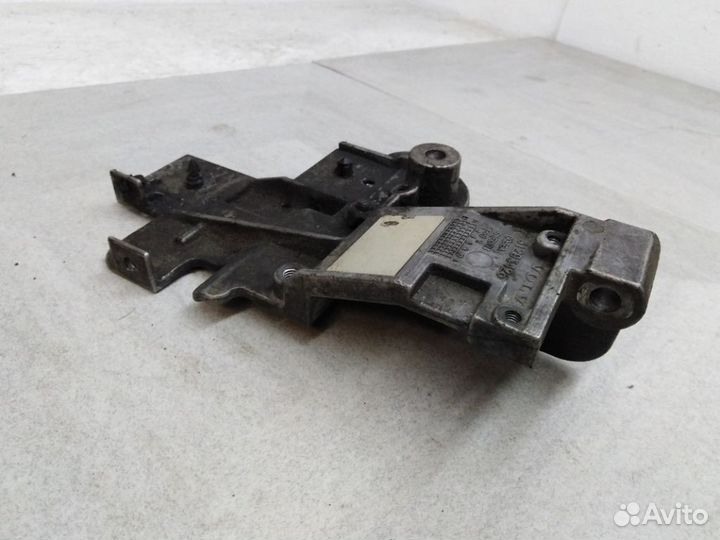 Кронштейн двигателя