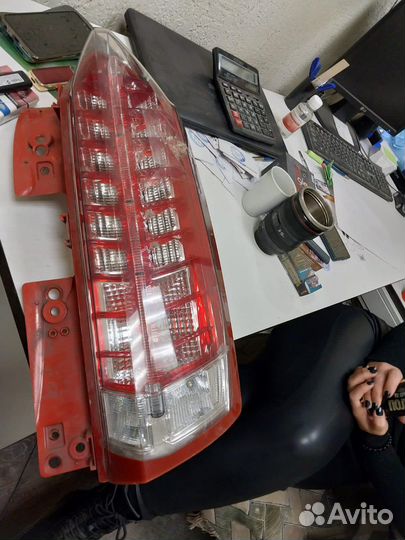 Фонарь задний Cadilac srx