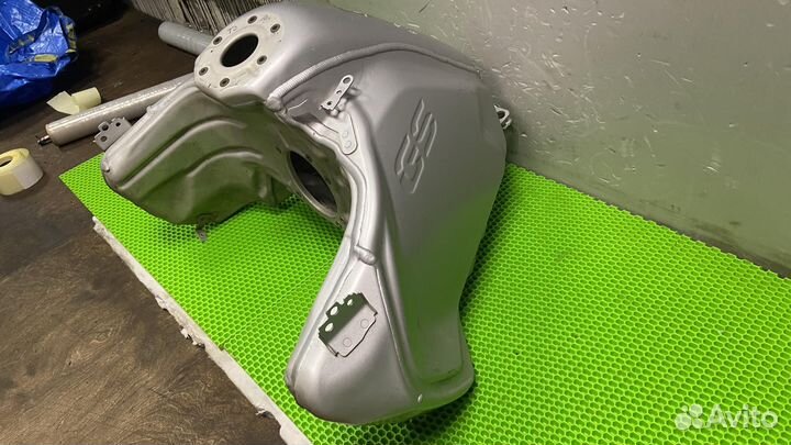 Топливный бак загрунтованный BMW