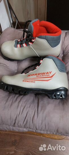 Лыжные ботинки