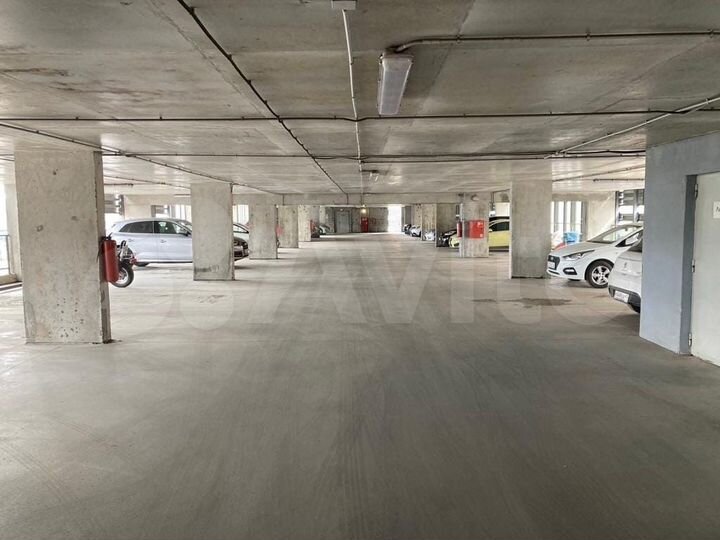 Машиноместо, 13 м²