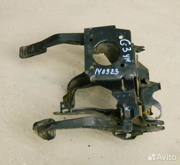 Педальный узел VW Golf 3 1.8