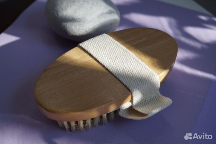 Массажная щетка