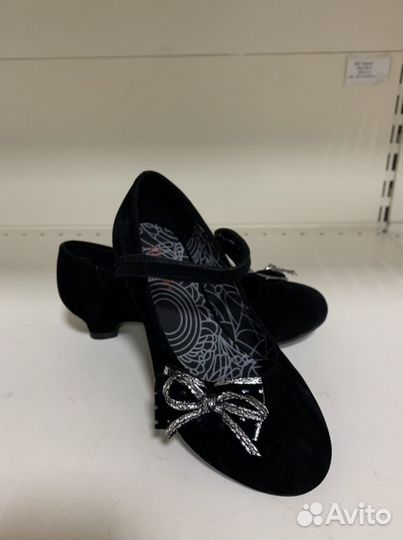 Туфли для девочки новые