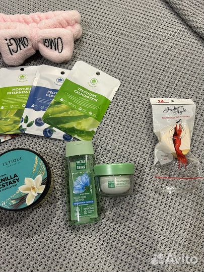 Пакет уходовой и декоротивной косметики