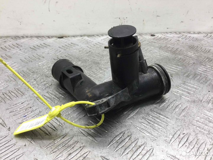 Фланец (тройник) системы охлаждения Citroen C3 967