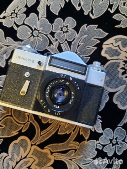 Пленочный фотоаппарат зенит е