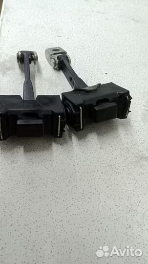 Ограничитель двери LADA vesta веста