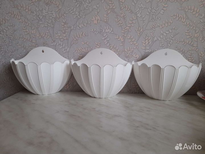 Кашпо для цветов настенное