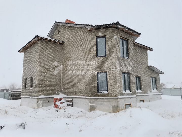 Дом 302 м² на участке 12 сот.