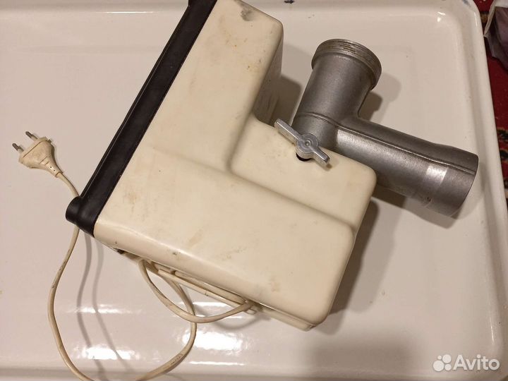 Электромясорубка 