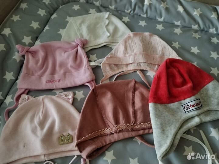 Шапка для девочки 0-6 месяцев цена за все