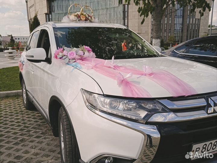 Свадебные украшения, ленты,кольца на авто