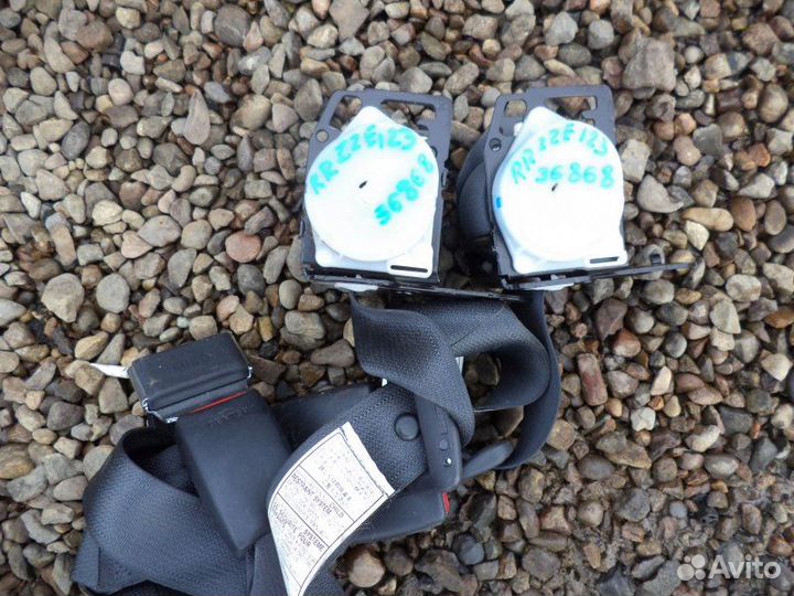 Ремень безопасности задний Toyota Corolla Fielder