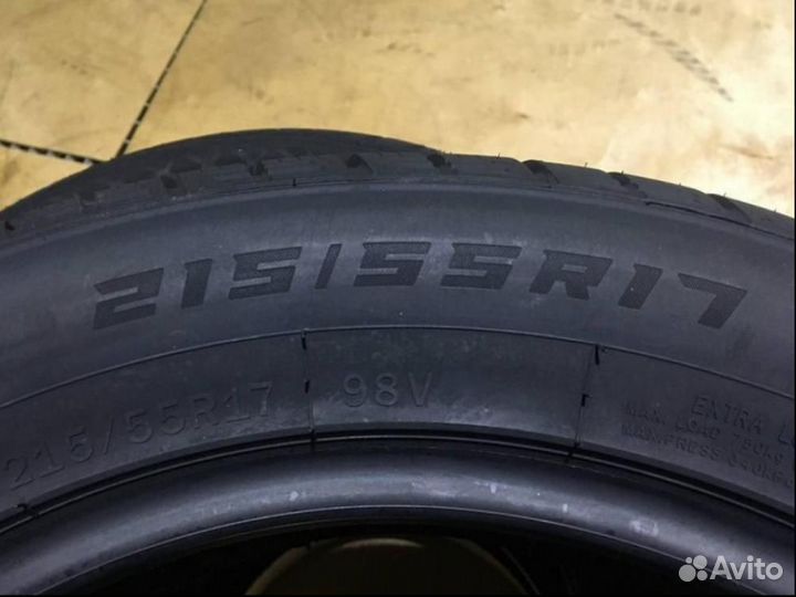 Windforce Snowblazer UHP 215/55 R17 98V