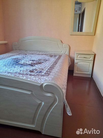 Продам спальный гарнитур бу