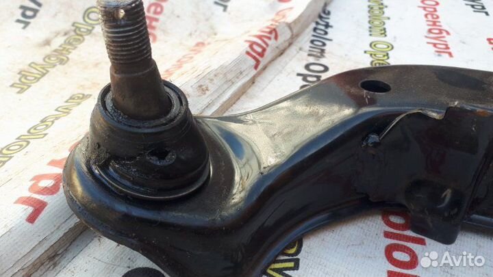 Рычаг подвески передний левый Nissan Maxima A33