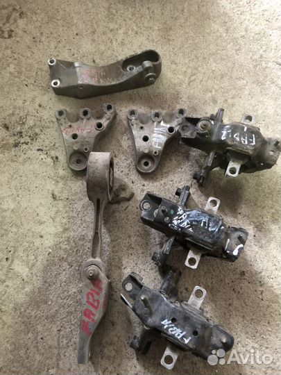 Подушка двигателя опора кпп Фабия 2 Фабия 1